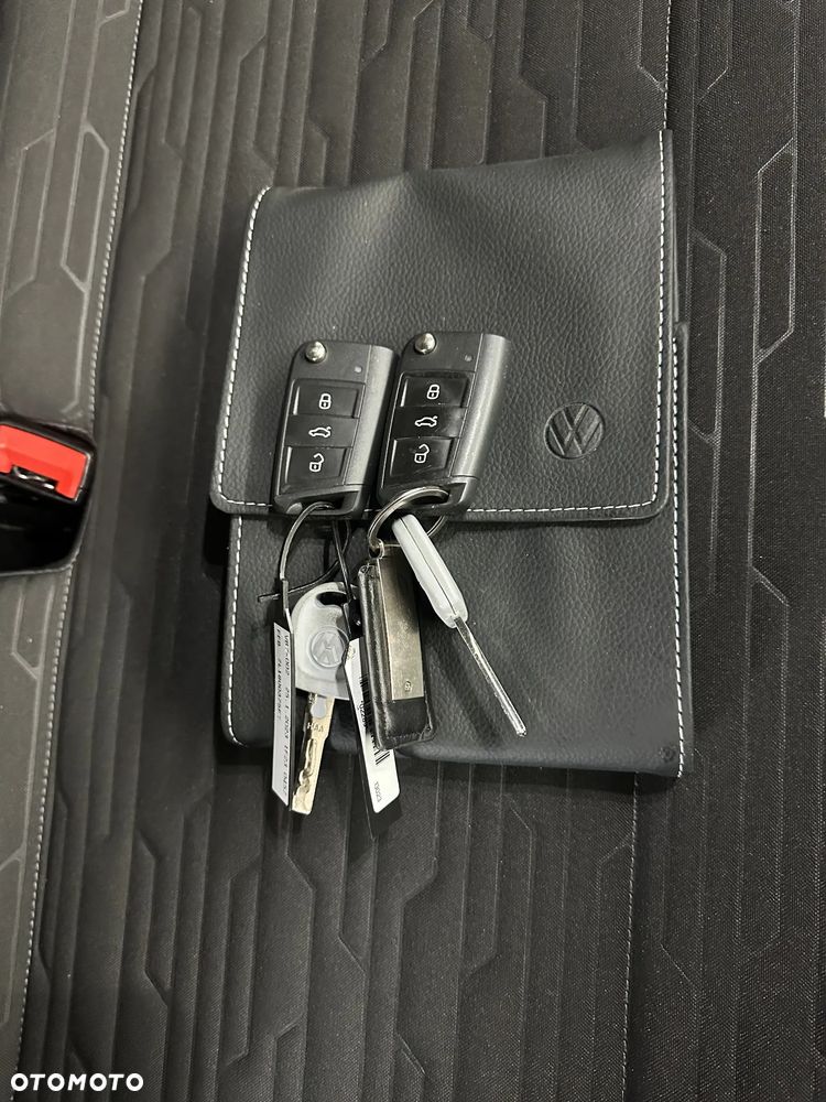 Volkswagen Caravelle - 40