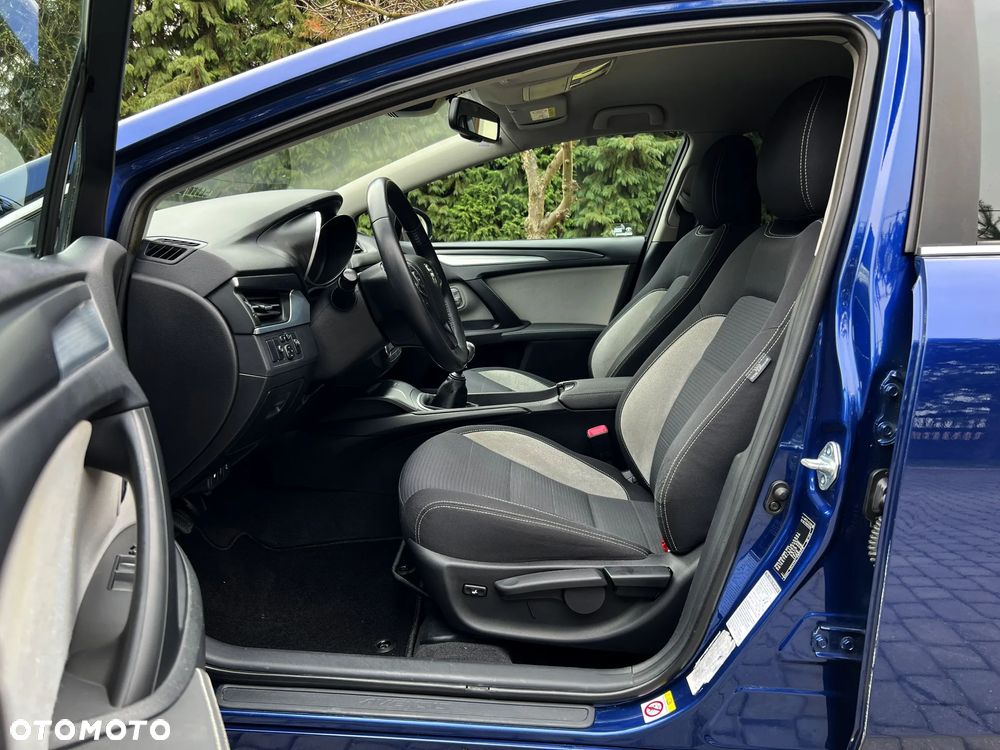 Toyota Avensis 1.6 Business Edition - 20