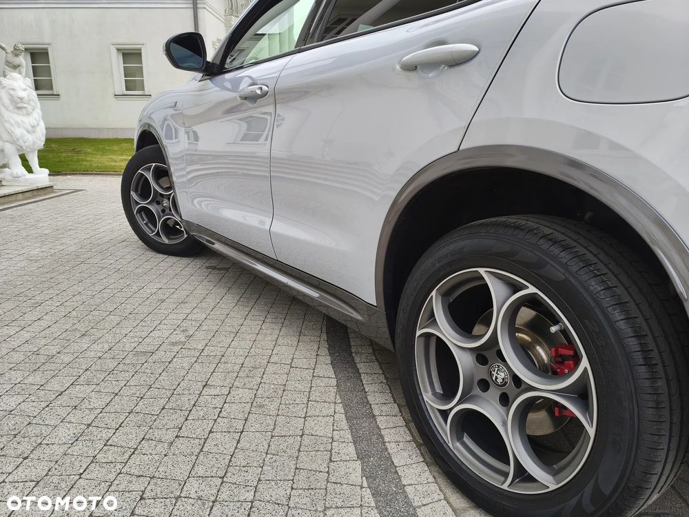 Alfa Romeo Stelvio 2.0 Turbo 16V AT8-Q4 Ti - 17