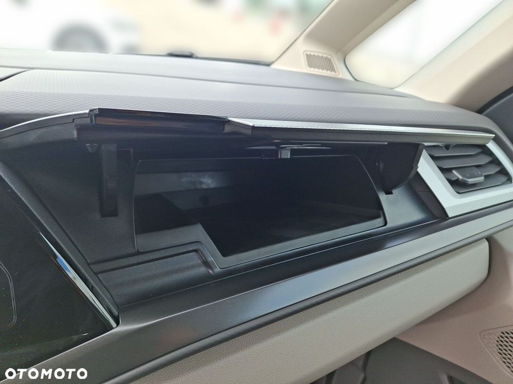 Volkswagen Multivan - 41