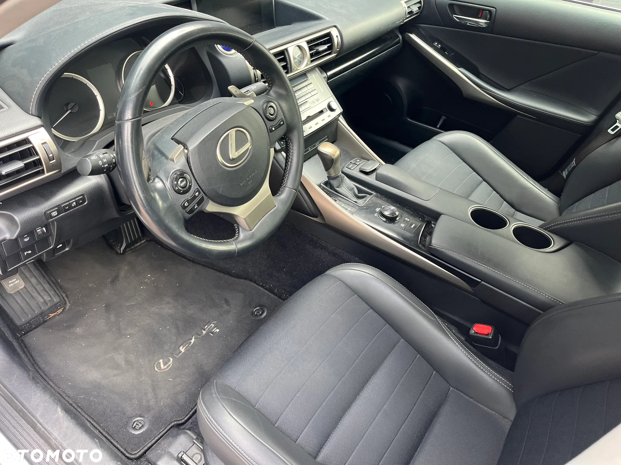 Lexus IS 300h Business - 9