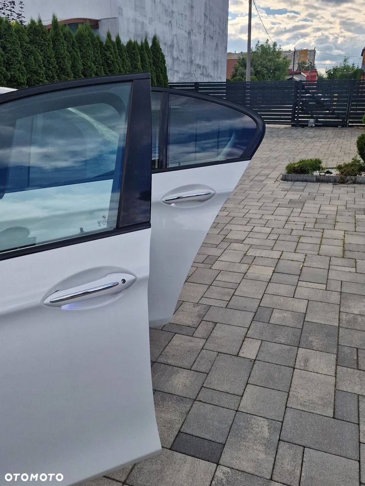BMW Seria 5 530d xDrive - 22