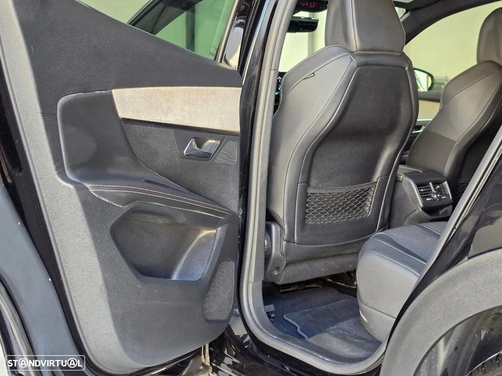Peugeot 3008 1.6 Hybrid GT Pack e-EAT8 - 33