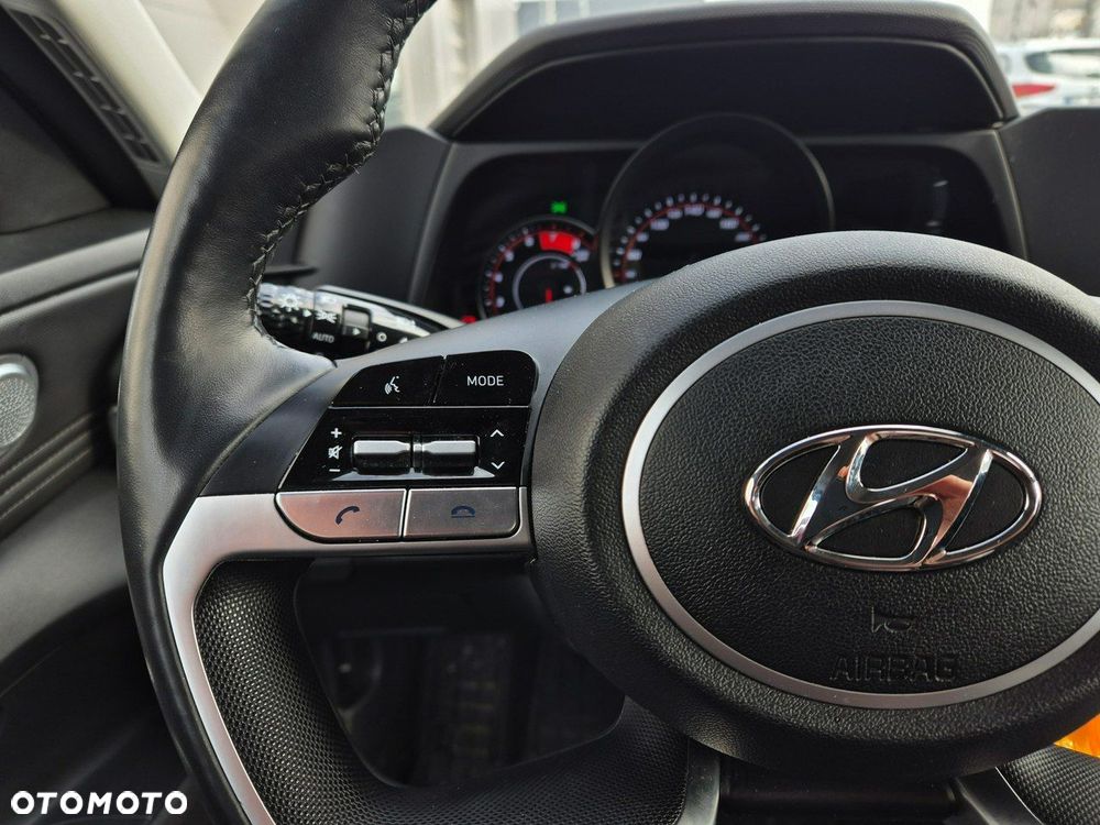 Hyundai Elantra - 16