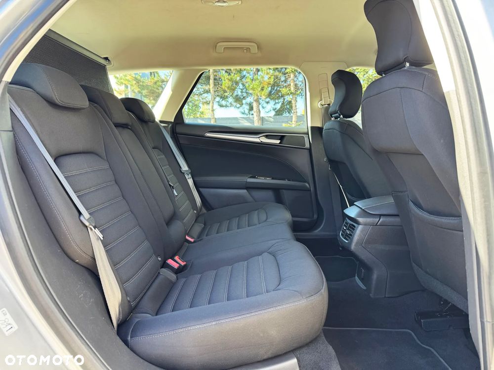 Ford Mondeo - 33