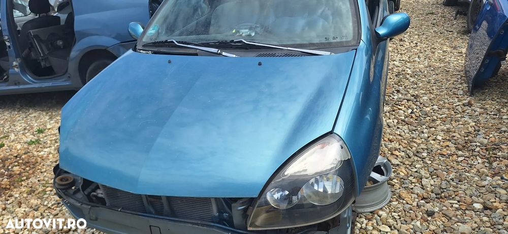 capota renault clio 1.5 an 2003 - 2