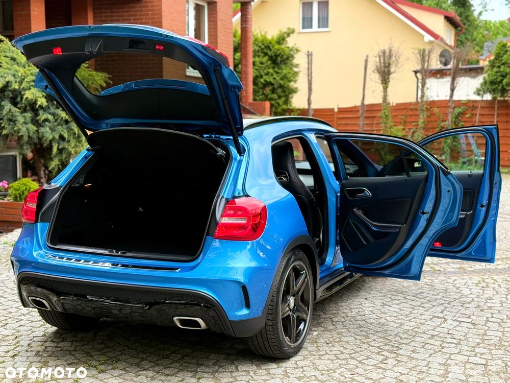 Mercedes-Benz GLA - 8