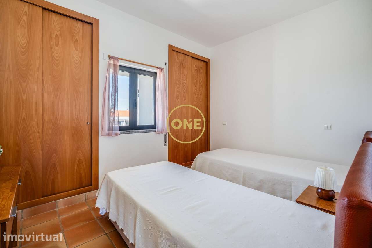 T2 com Vista Mar | Condomínio com Piscina | Estacionamento + Arrecadaç - Grande imagem: 2/19