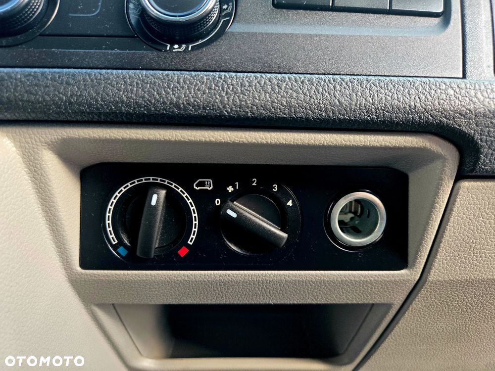 Volkswagen Transporter - 25