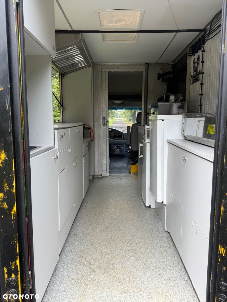 Mercedes-Benz Sprinter - 7