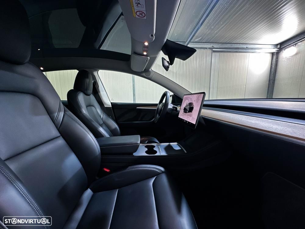 Tesla Model Y Long Range Dual Motor AWD - 22