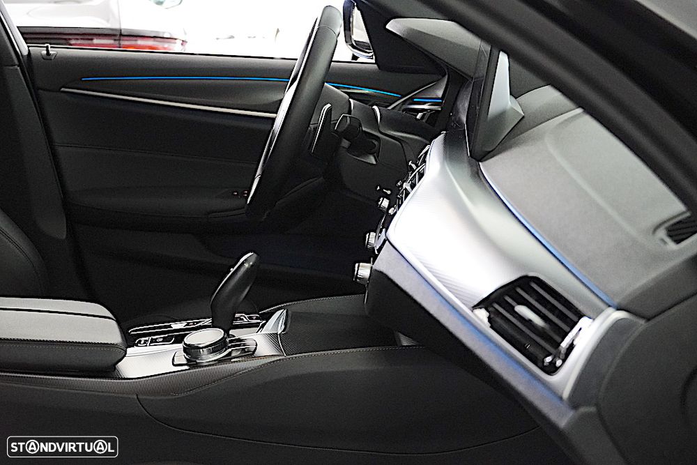 BMW 530 e Pack M - 13