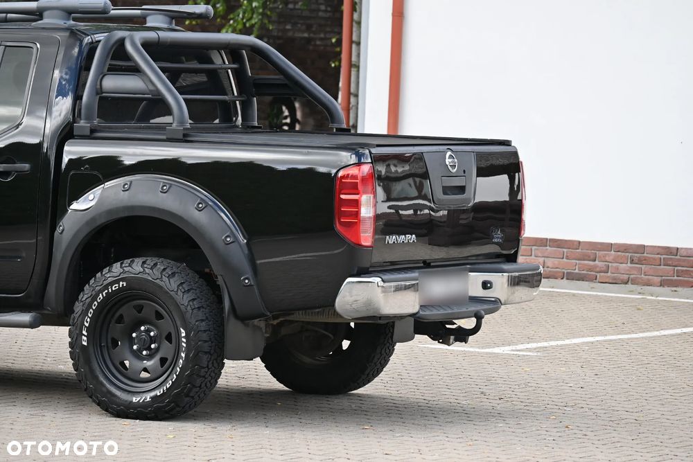 Nissan Navara 2.5 D R-Black - 3