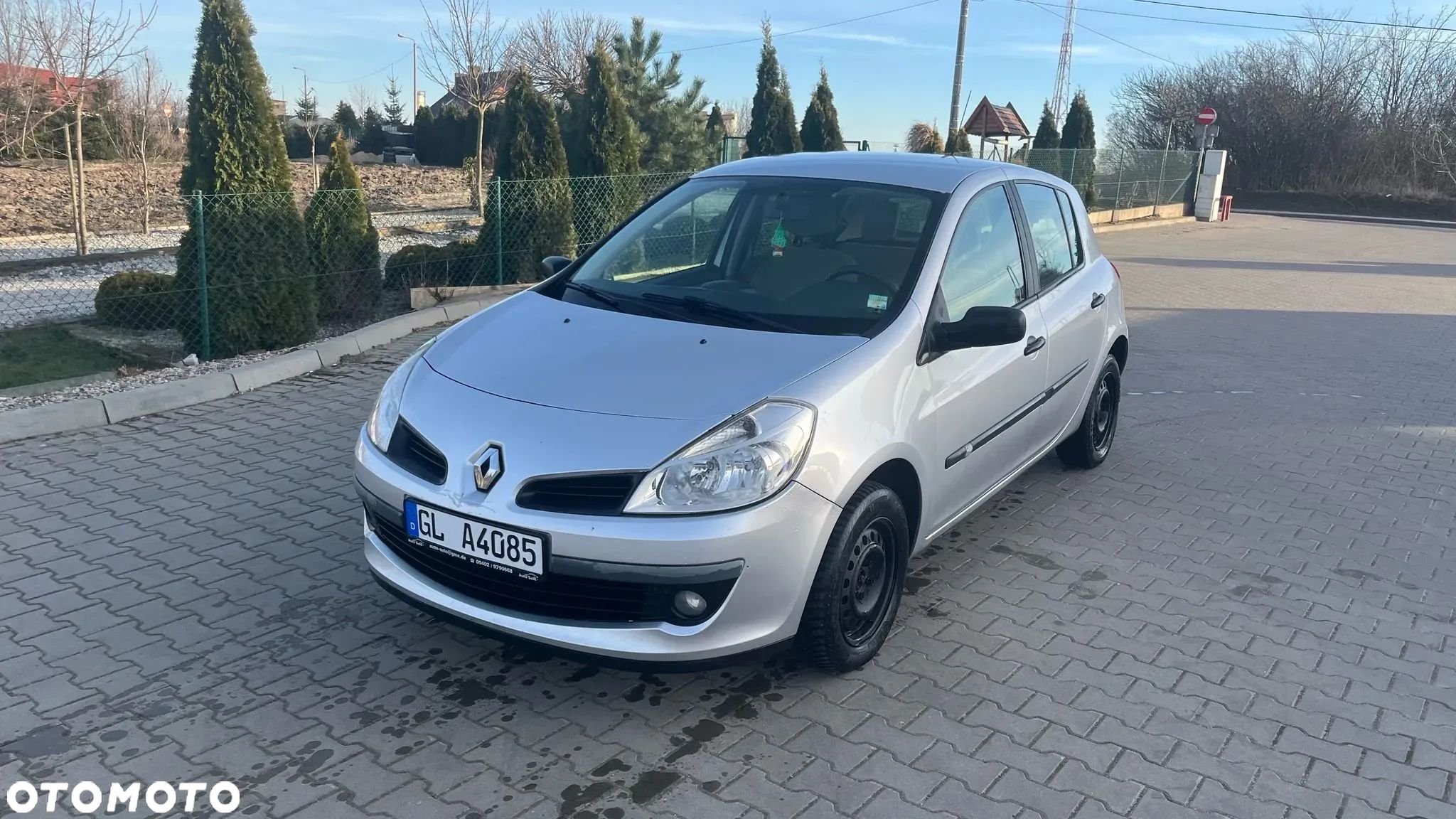 Renault Clio 1.2 16V 75 Dynamique - 1
