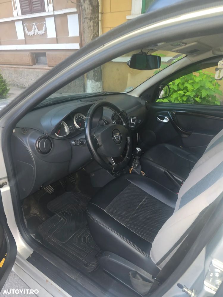 Dacia Duster 1.5 dCi 4x4 Prestige - 8