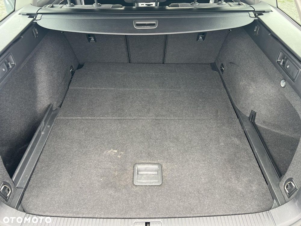 Volkswagen Passat - 27