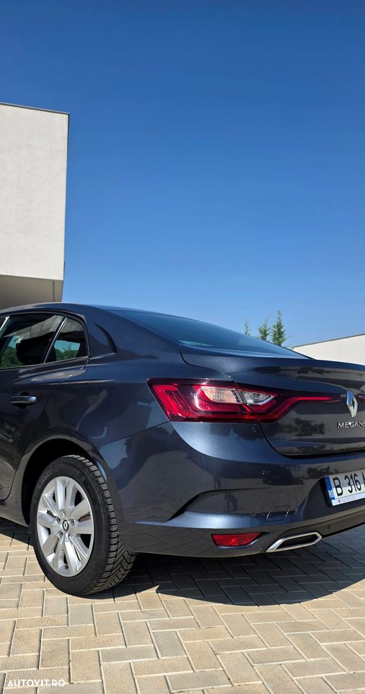 Renault Megane TCe 140 EDC GPF Zen - 12