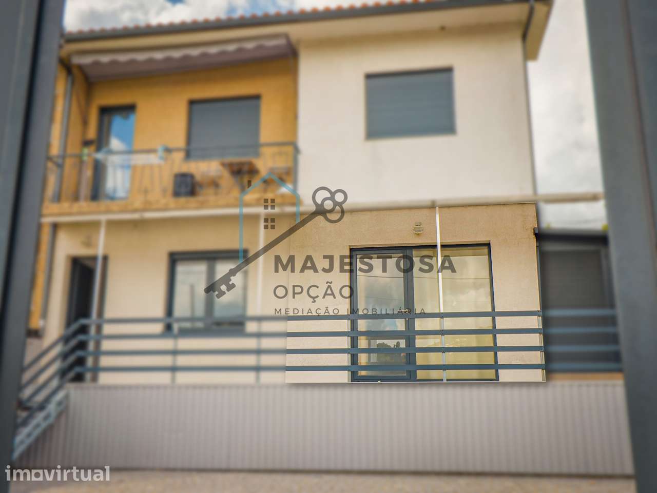 Moradia com 4 Apartamentos T1 — Gualtar, Braga - Grande imagem: 2/43
