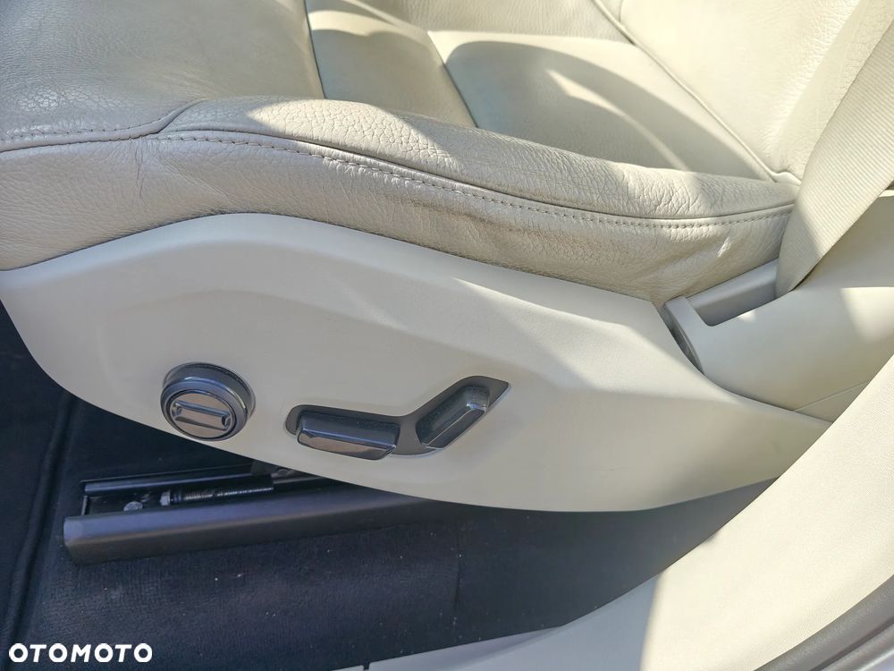 Volvo XC 90 T5 AWD Geartronic Momentum Pro - 11