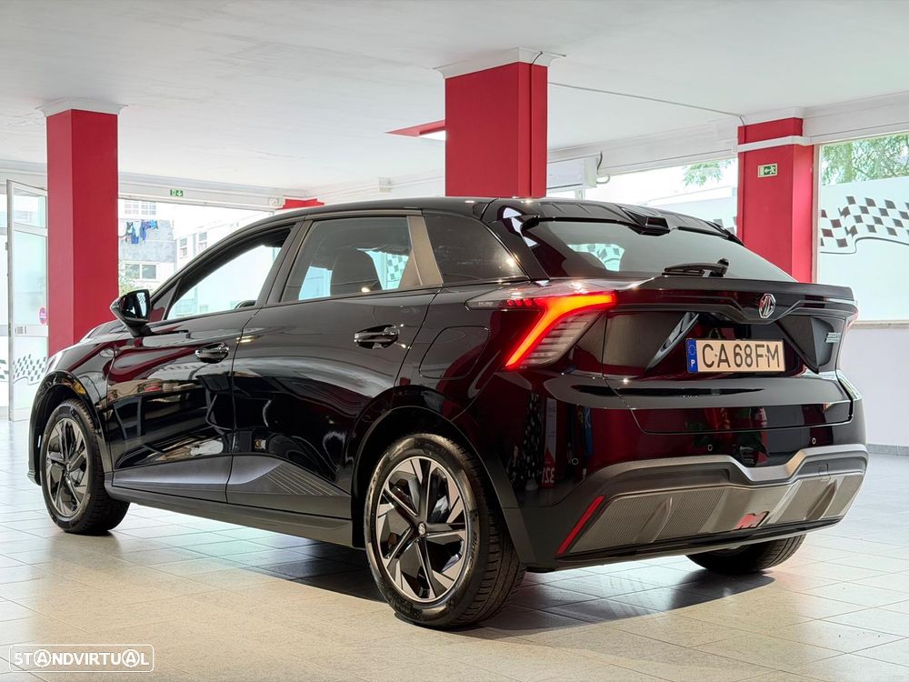 MG MG4 51 kWh Standard - 11