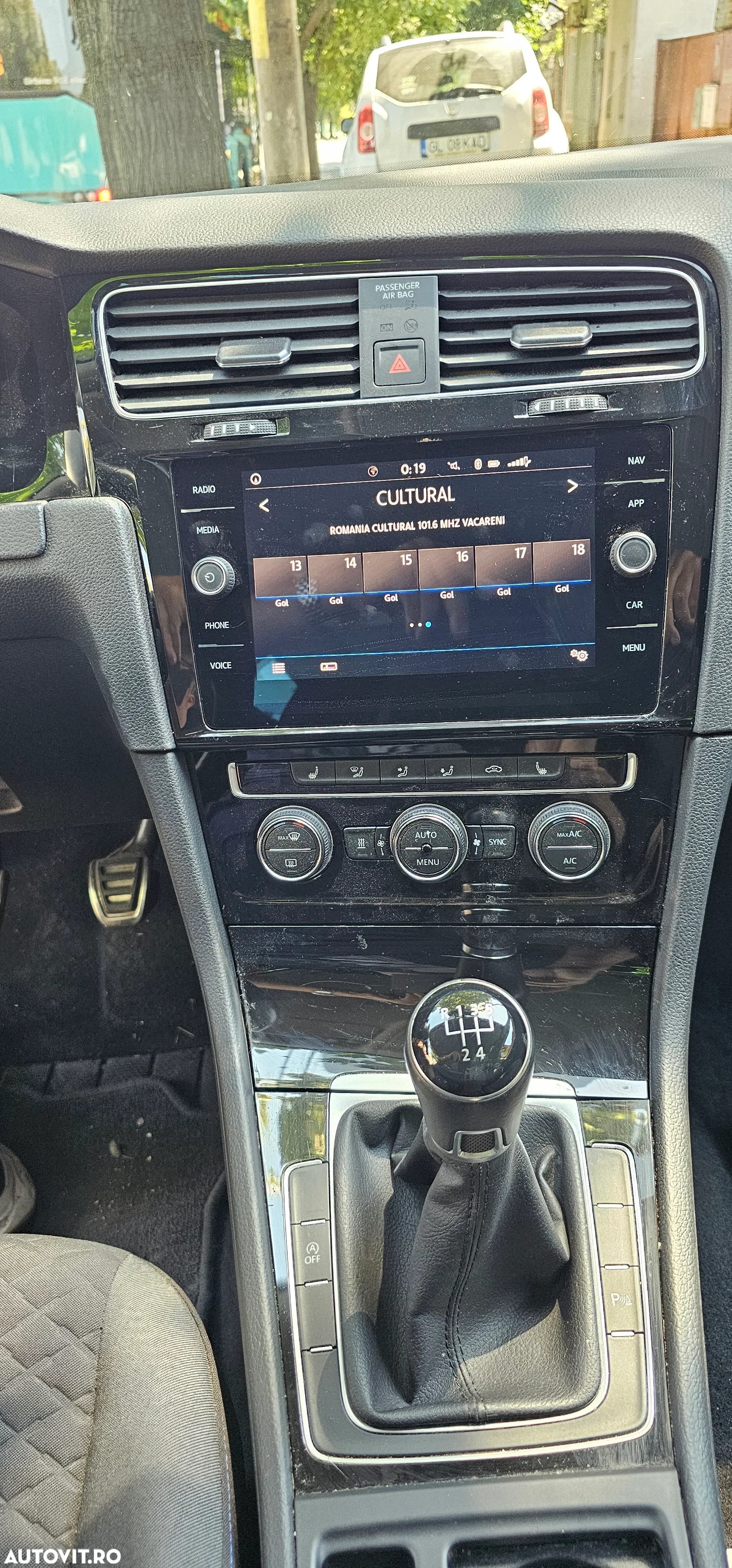 Volkswagen Golf - 16