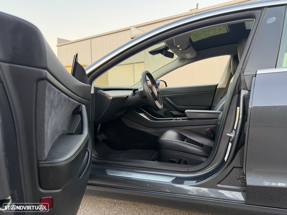 Tesla Model 3 Standard Range Plus RWD - 24