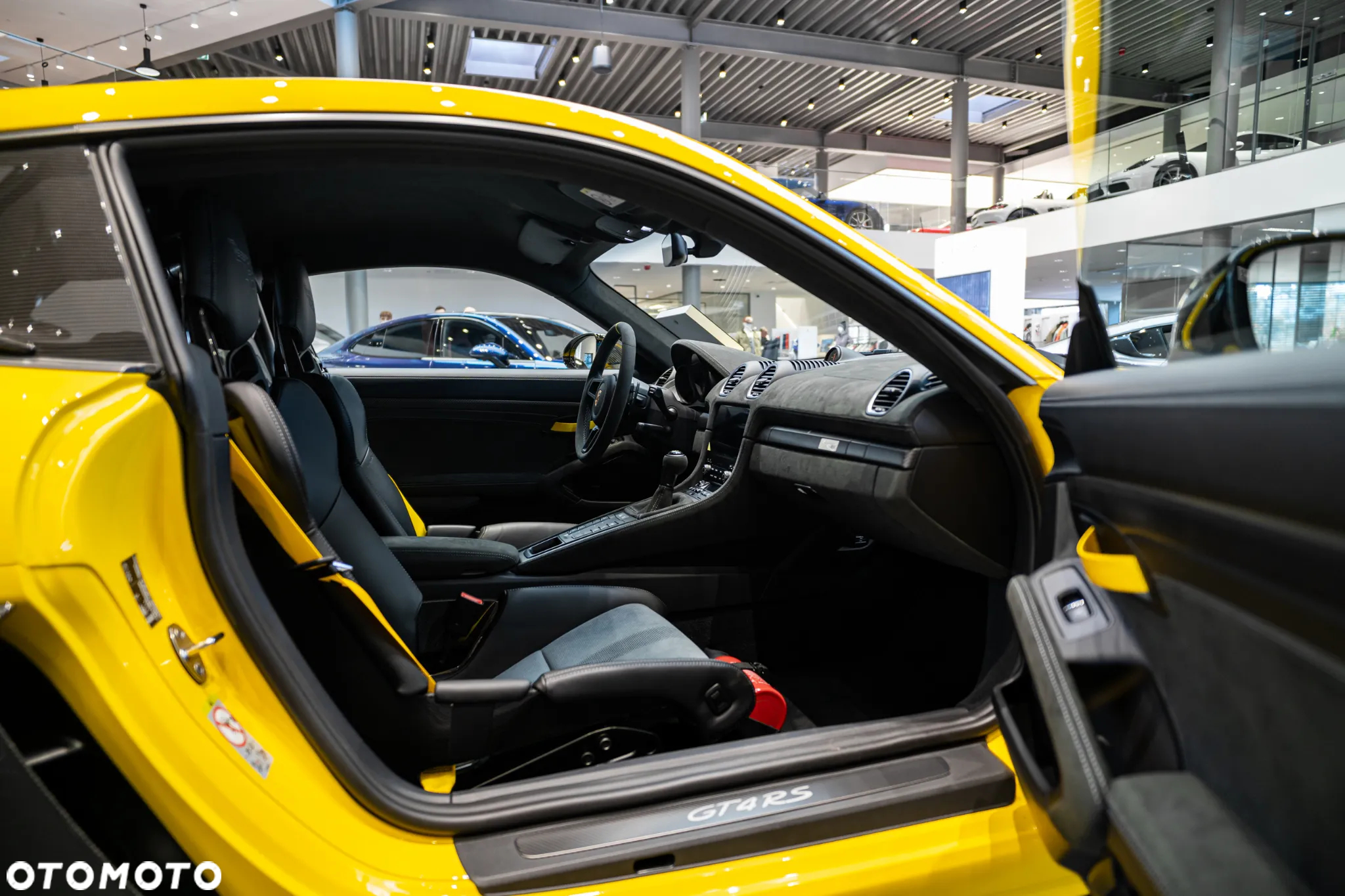 Porsche 718 Cayman GPF GT4 RS PDK - 12