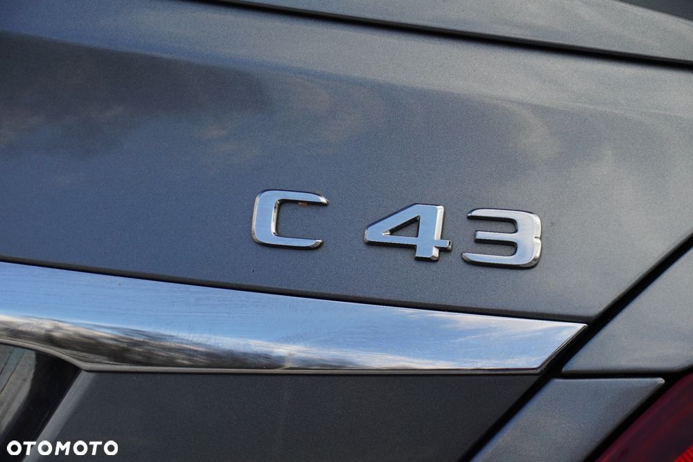 Mercedes-Benz Klasa C AMG 43 4Matic 9G-TRONIC - 16
