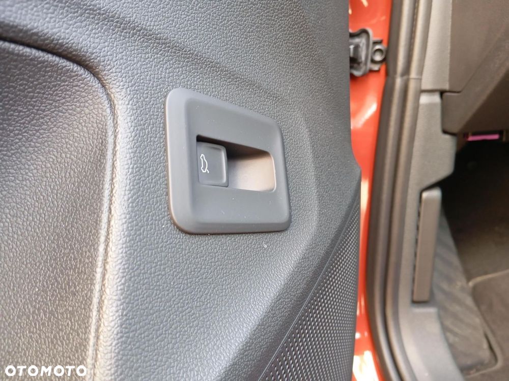 Volkswagen T-Roc - 29