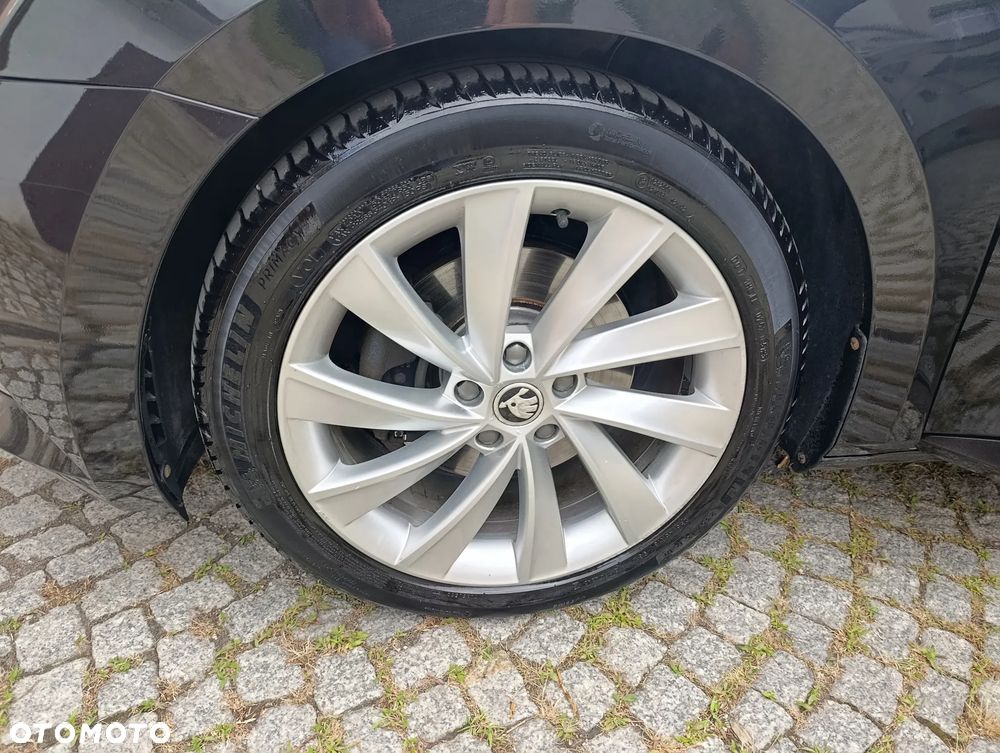 Skoda Superb 2.0 TDI 4x4 L&K DSG - 5