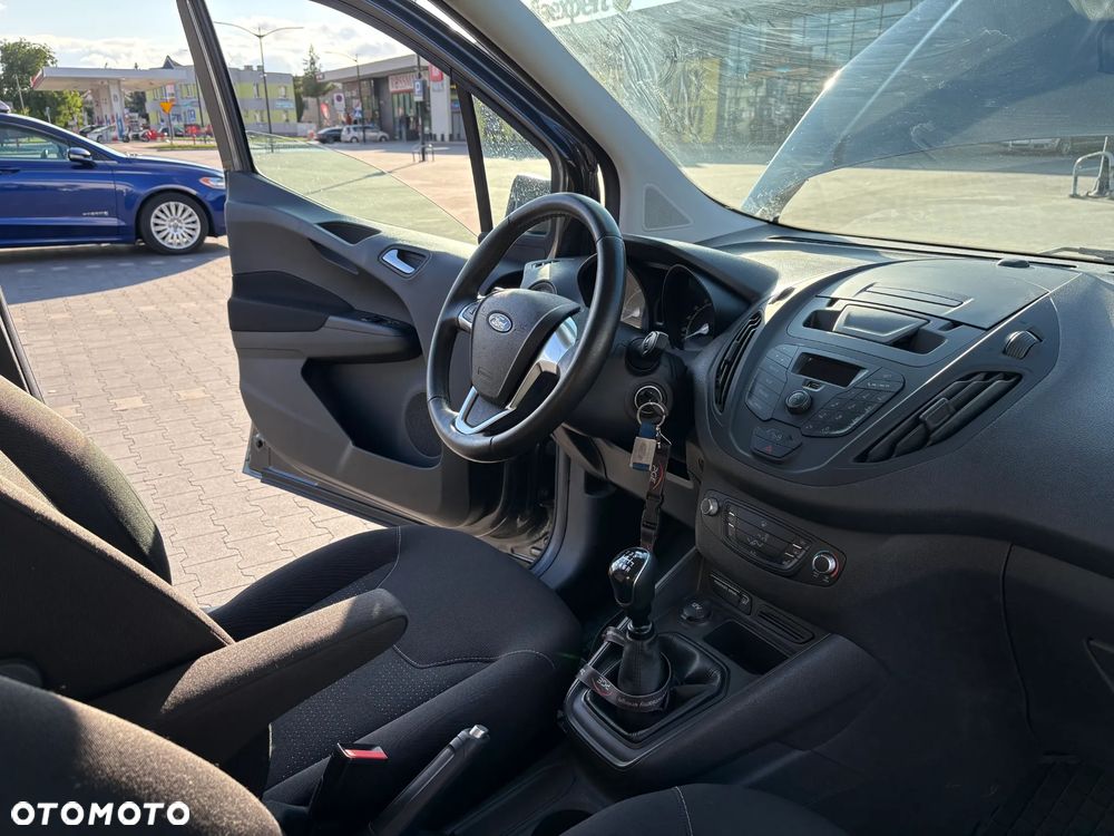 Ford Transit Courier - 15