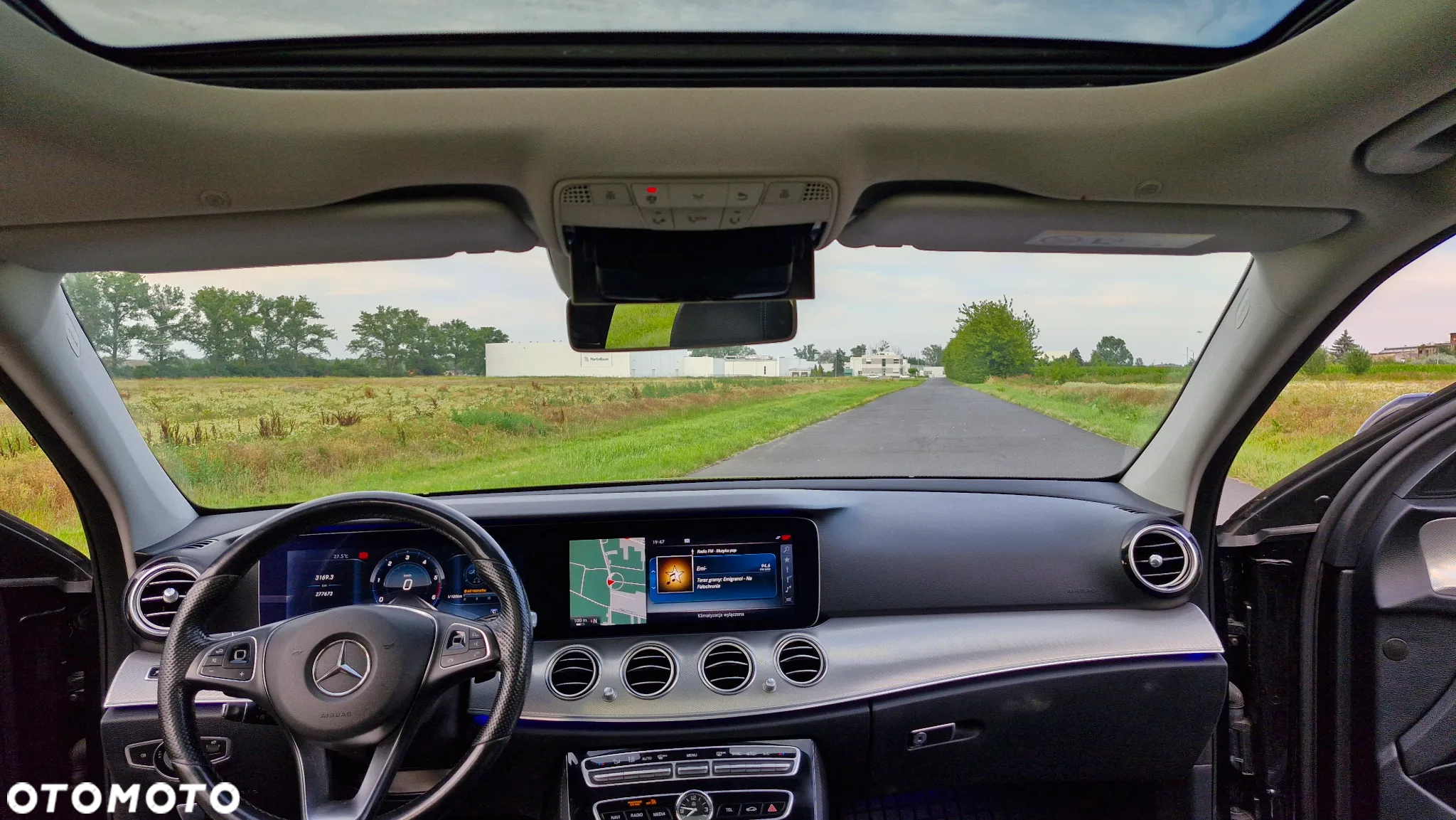 Mercedes-Benz Klasa E 220 d T 9G-TRONIC AMG Line - 29