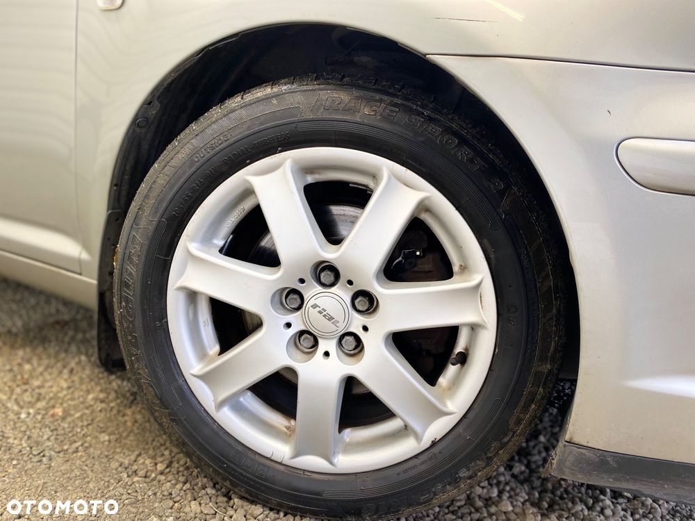 Toyota Avensis 2.0 D-4D Sol - 16