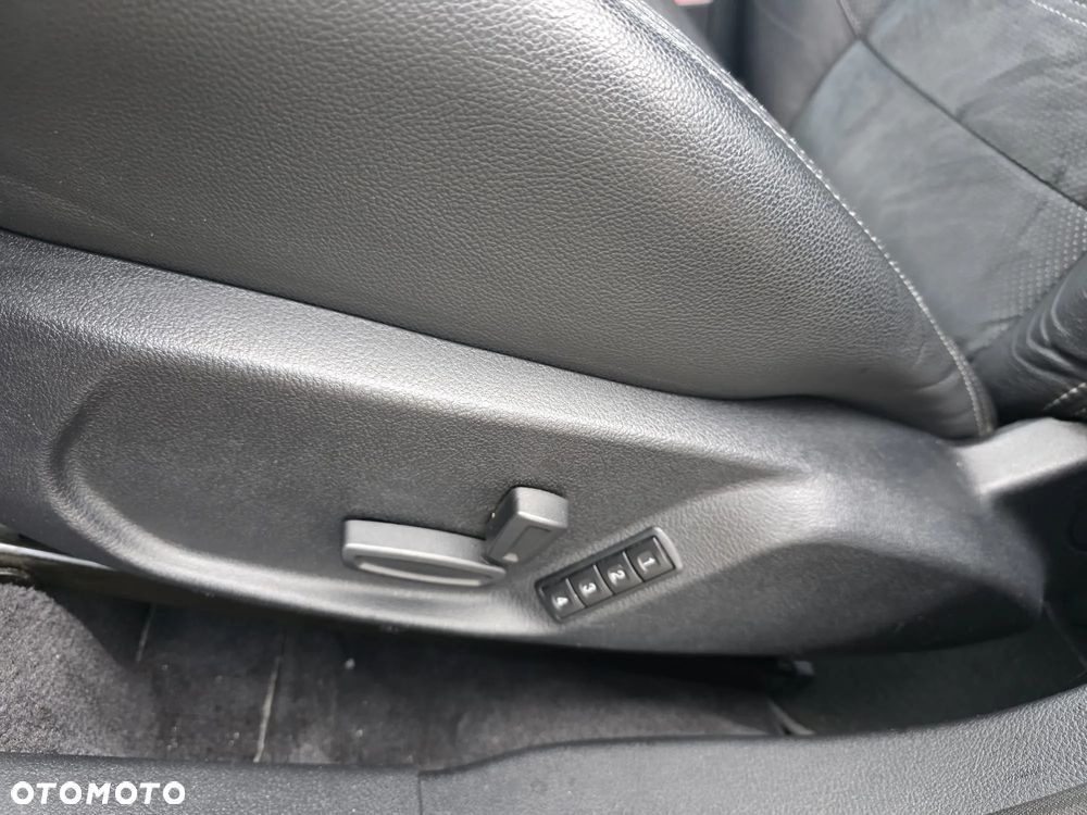 Ford Mondeo 2.3 Titanium - 12