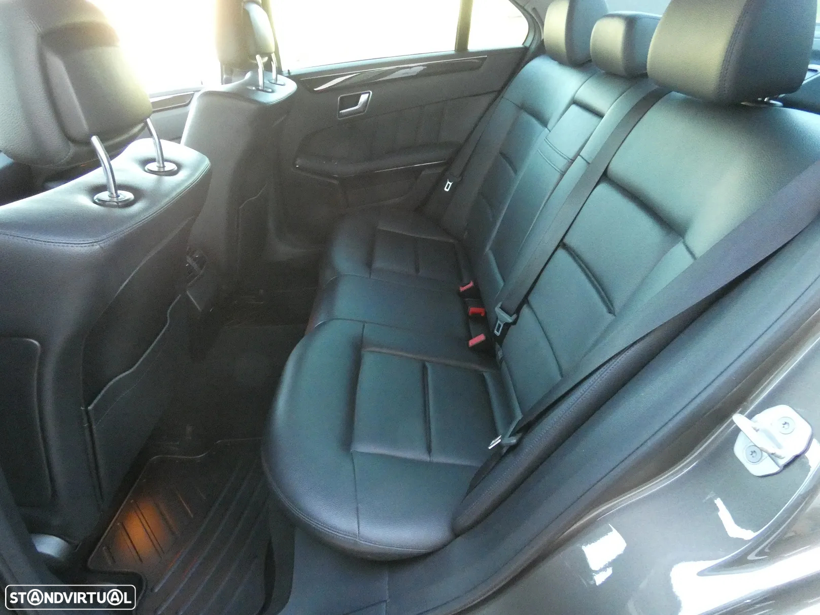 Mercedes-Benz E 250 CDi Avantgarde BlueEfficiency Auto. - 11