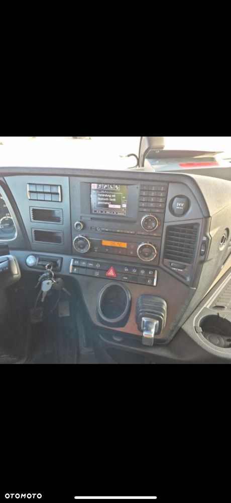 Mercedes-Benz Actros - 7