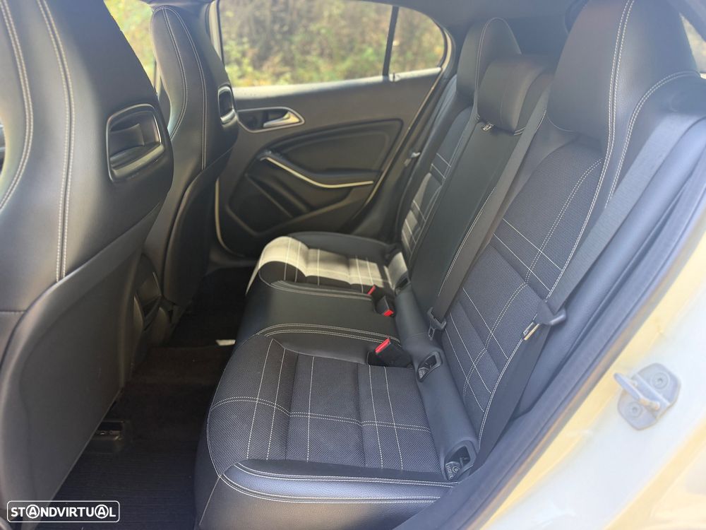 Mercedes-Benz GLA 220 CDi AMG Line - 11