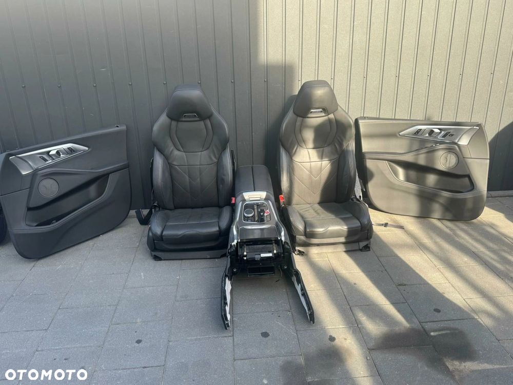 FOTELE TAPICERKA BMW XM G09 INDIVIDUAL LEADER SCHWARZ GRZANE KLIMATYZAOWANE - 1