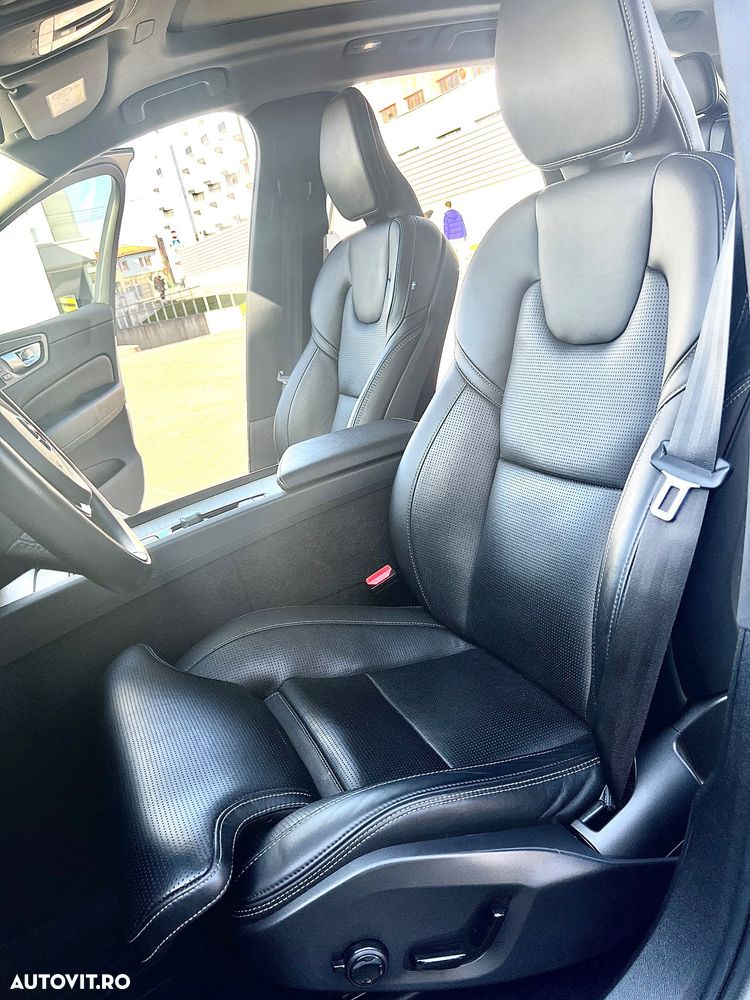Volvo XC 60 T8 AWD Recharge Ultimate Dark - 12