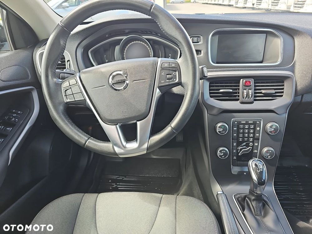 Volvo V40 T3 Drive-E Momentum - 11