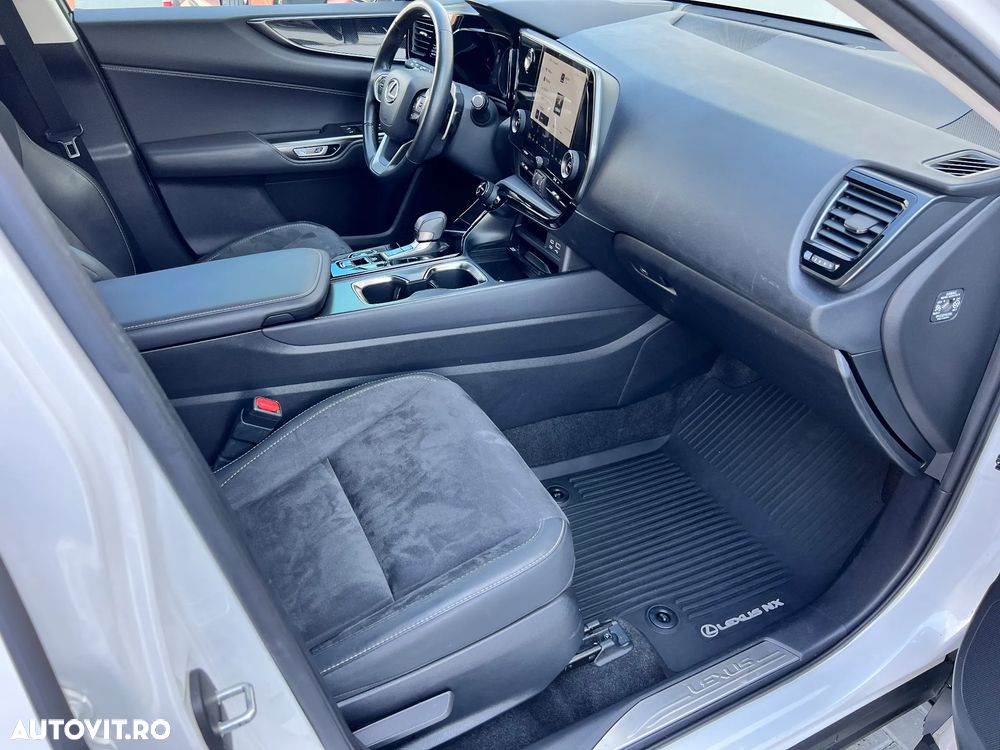 Lexus Seria NX - 16