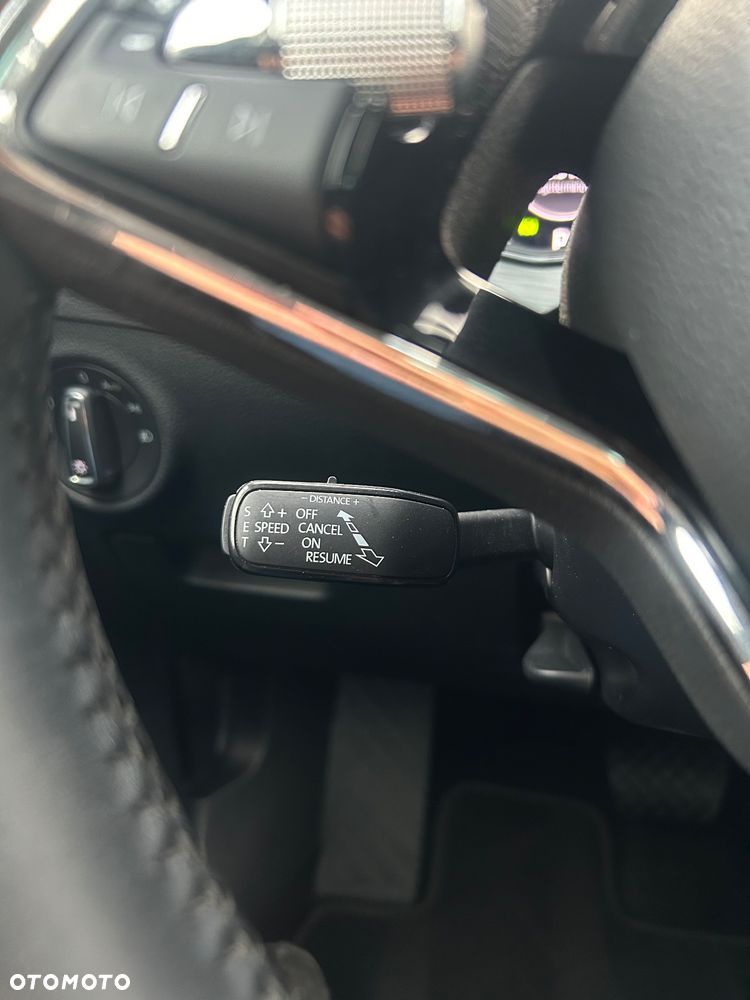 Skoda Superb 2.0 TDI DSG Ambition - 27