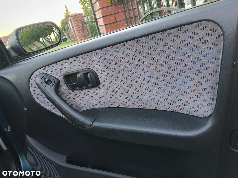 Nissan Primera - 40