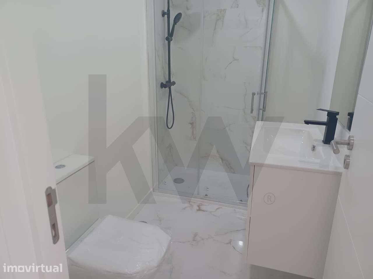 T2 Remodelado com Acabamentos Modernos – Praça da Igreja - Grande imagem: 4/8