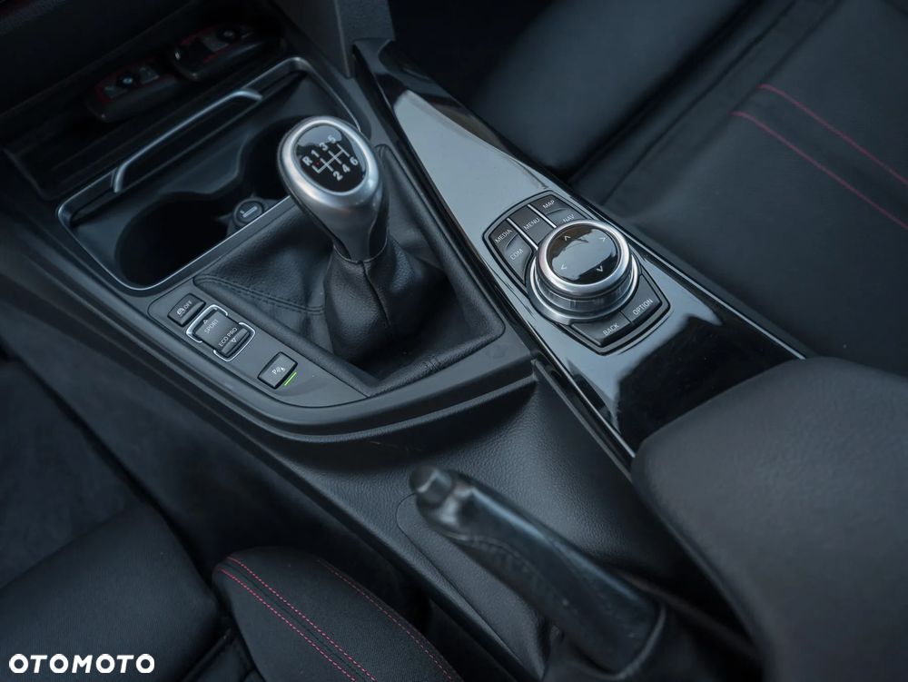 BMW Seria 3 318d Sport Line - 33