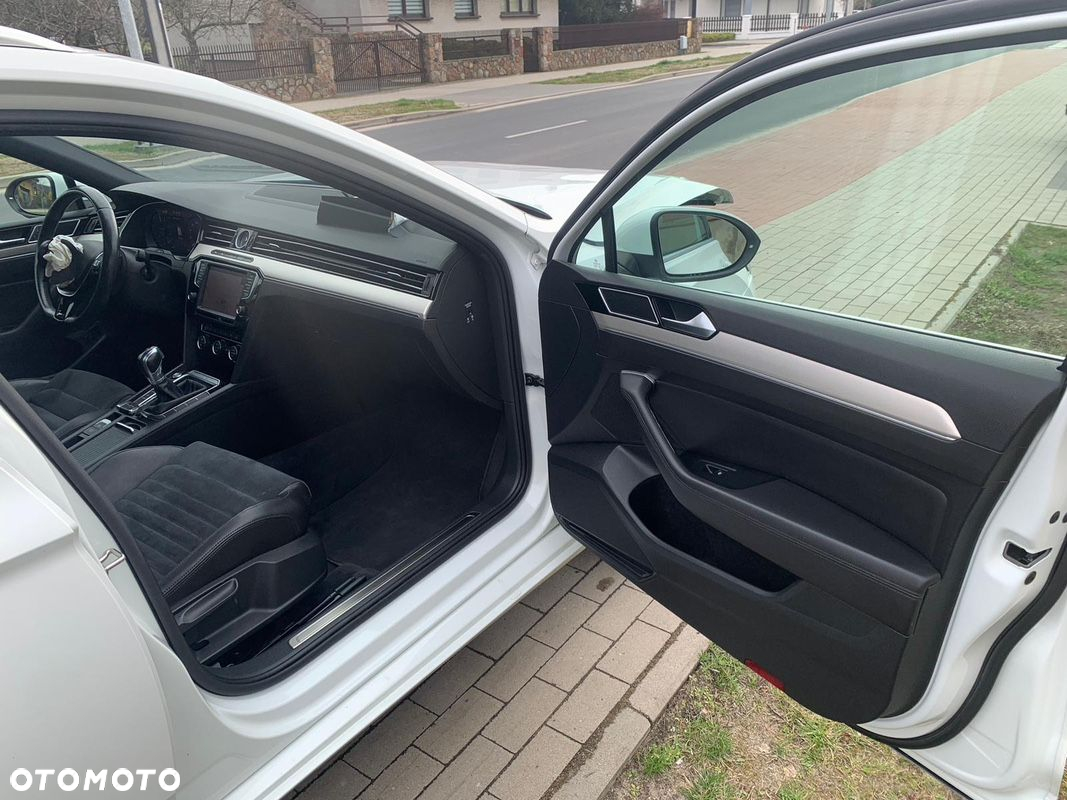 Volkswagen Passat - 31
