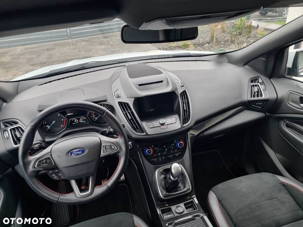 Ford Kuga 2.0 TDCi 4x2 ST-Line - 26