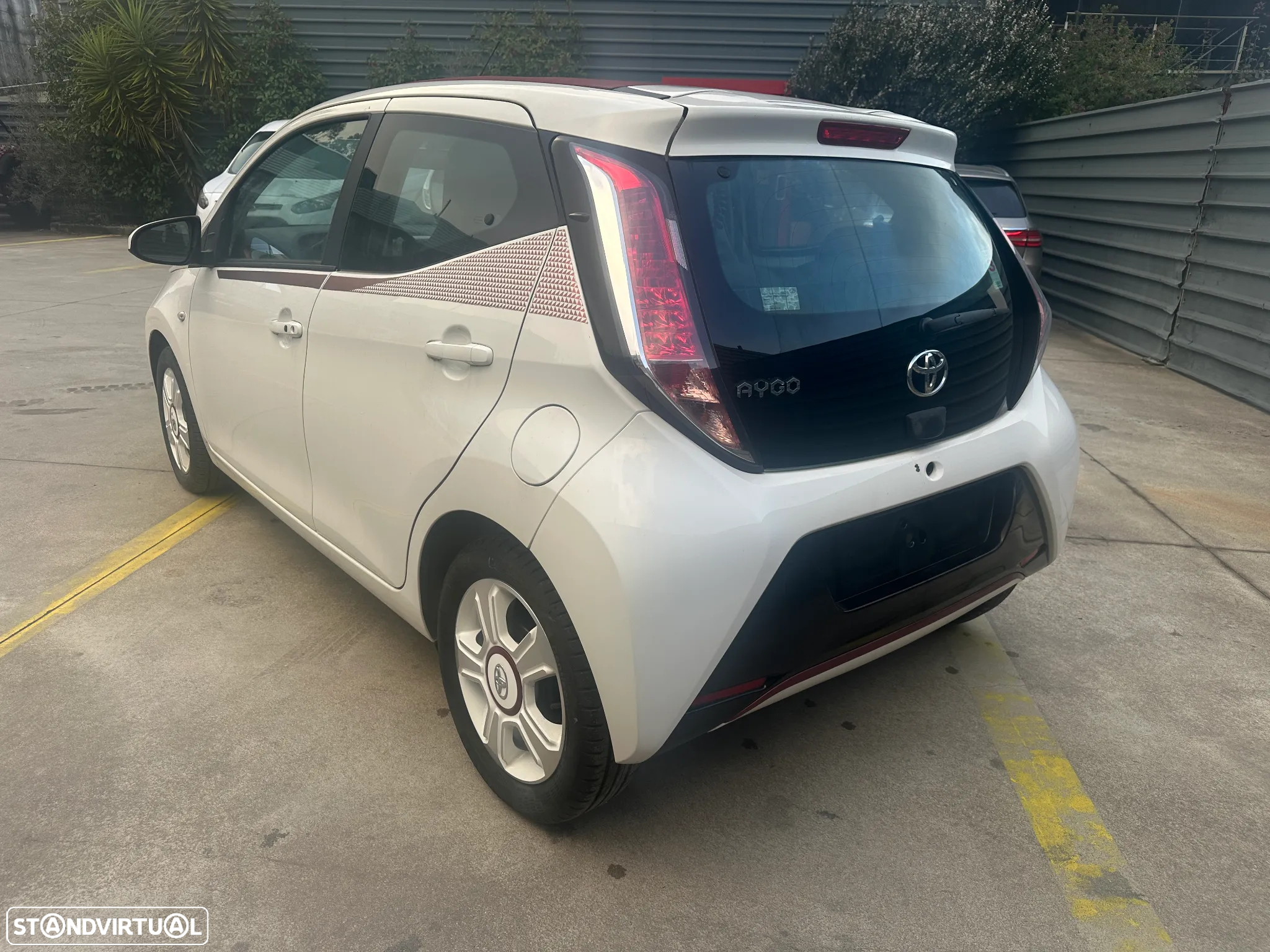 TOYOTA AYGO 1.0 ( B4 ) WAVW ( CABRIO ) DE 2018 EM CENTRO DE ABATE - 4