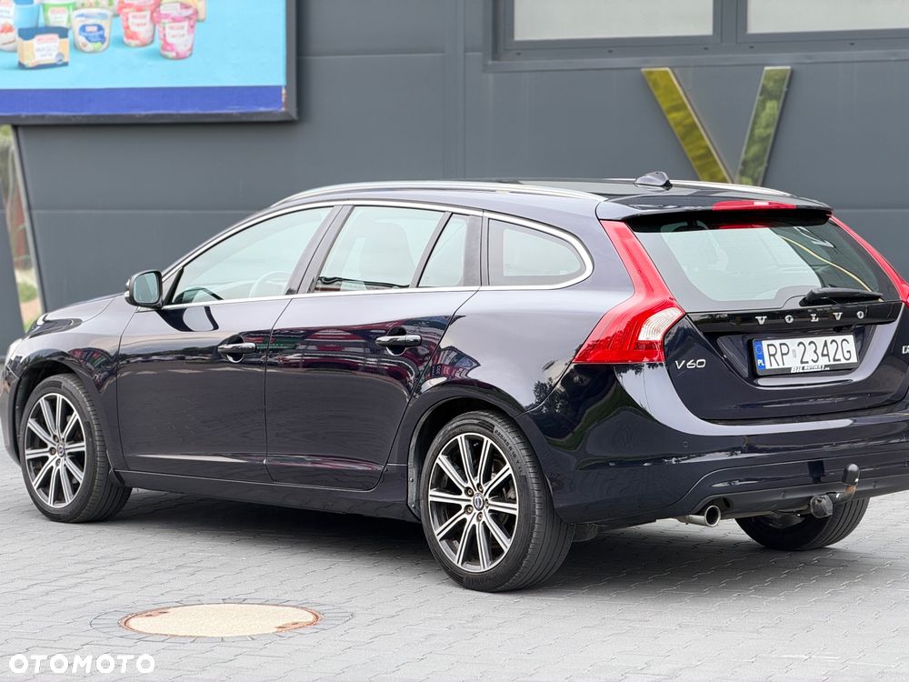 Volvo V60 D2 Geartronic Summum - 28