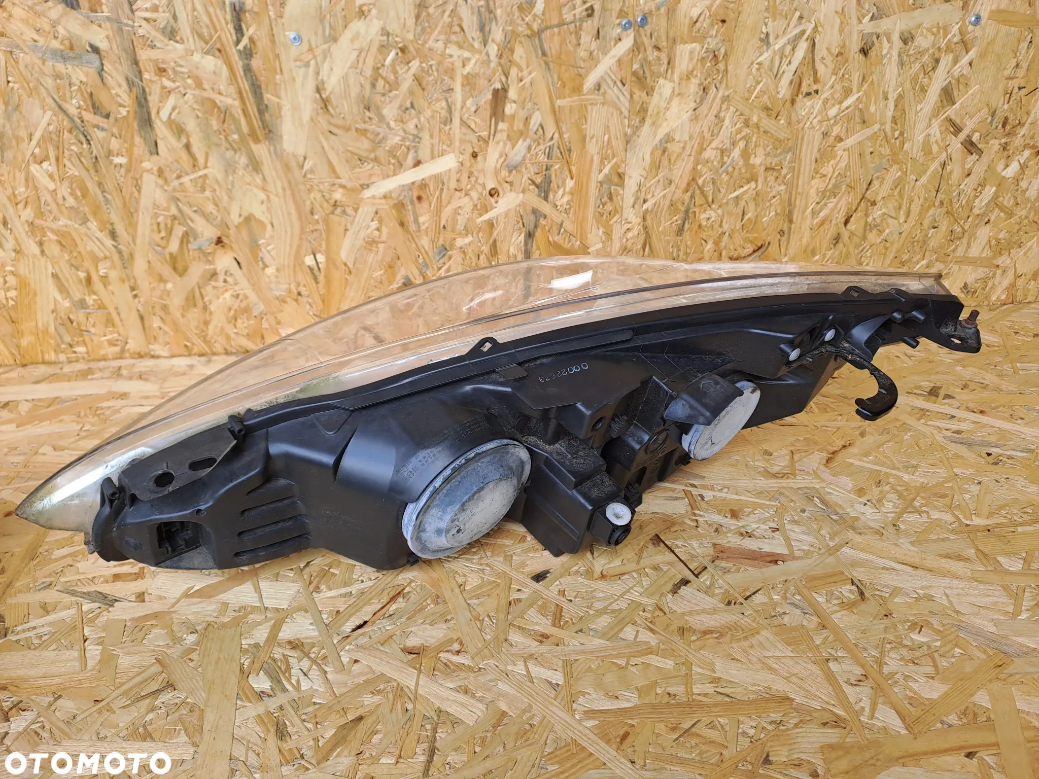 Lampa Przód Przednia Prawa Peugeot 308 SW T7 07-13r. - 2